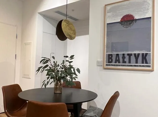 Pine Baltic Shellter *