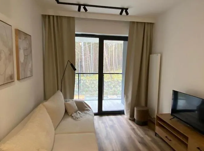 Pine Baltic Shellter *